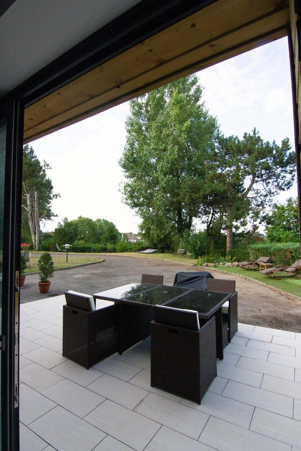Le Clos De La Madelaine Montreuil  Esterno foto